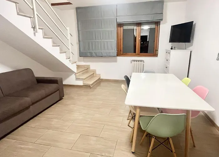 Miedonne In Apartament *